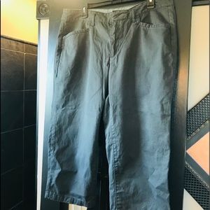 EUC Eddie Bauer Capris sz 14
